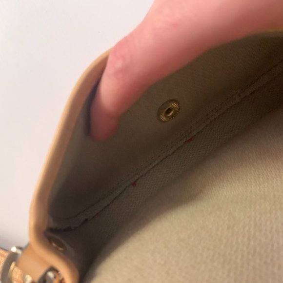 Dooney & Bourke Red Logo Wristlet ❤️ - Picture 9 of 11